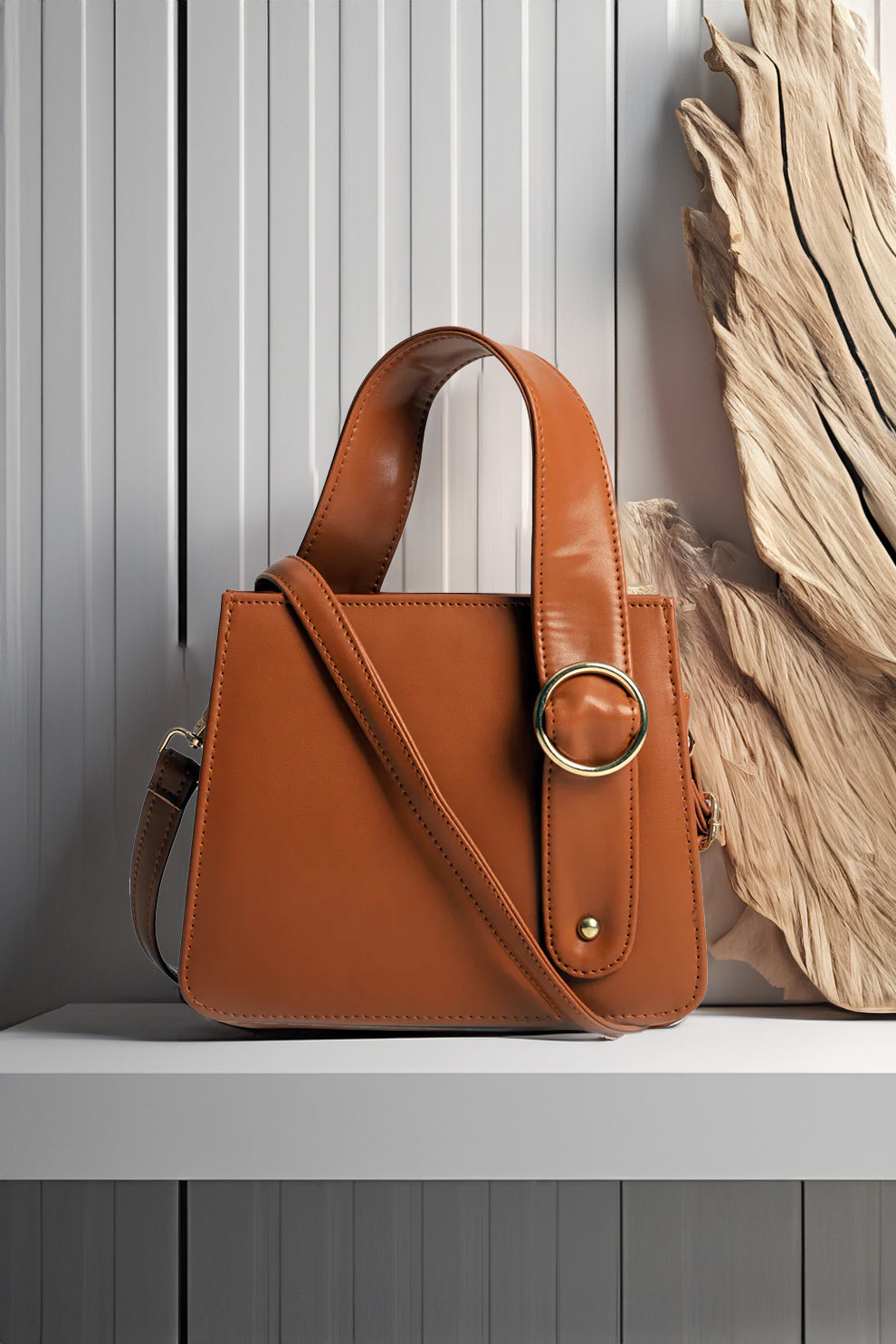 Trendy women’s handbag in Brown