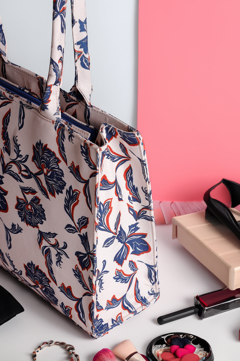 Trendy canvas tote bag for women