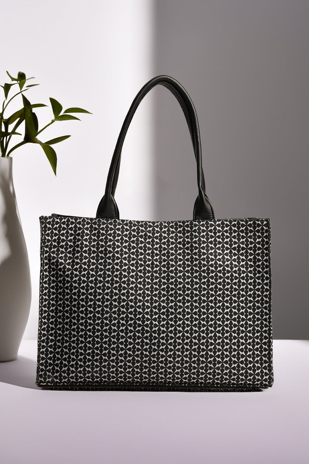 Get Stylish Canvas Tote Featuring Premium Handle in Pakistan