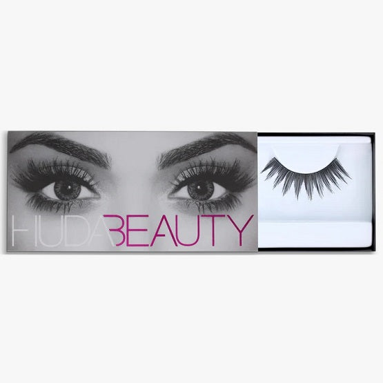 Huda Beauty - Classic False Lash - Candy