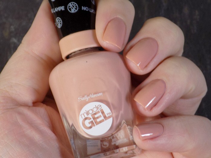 Buy Sally Hansen Esmalte Miracle Gel Nail Polish - 184 Frill Seeker in Pakistan