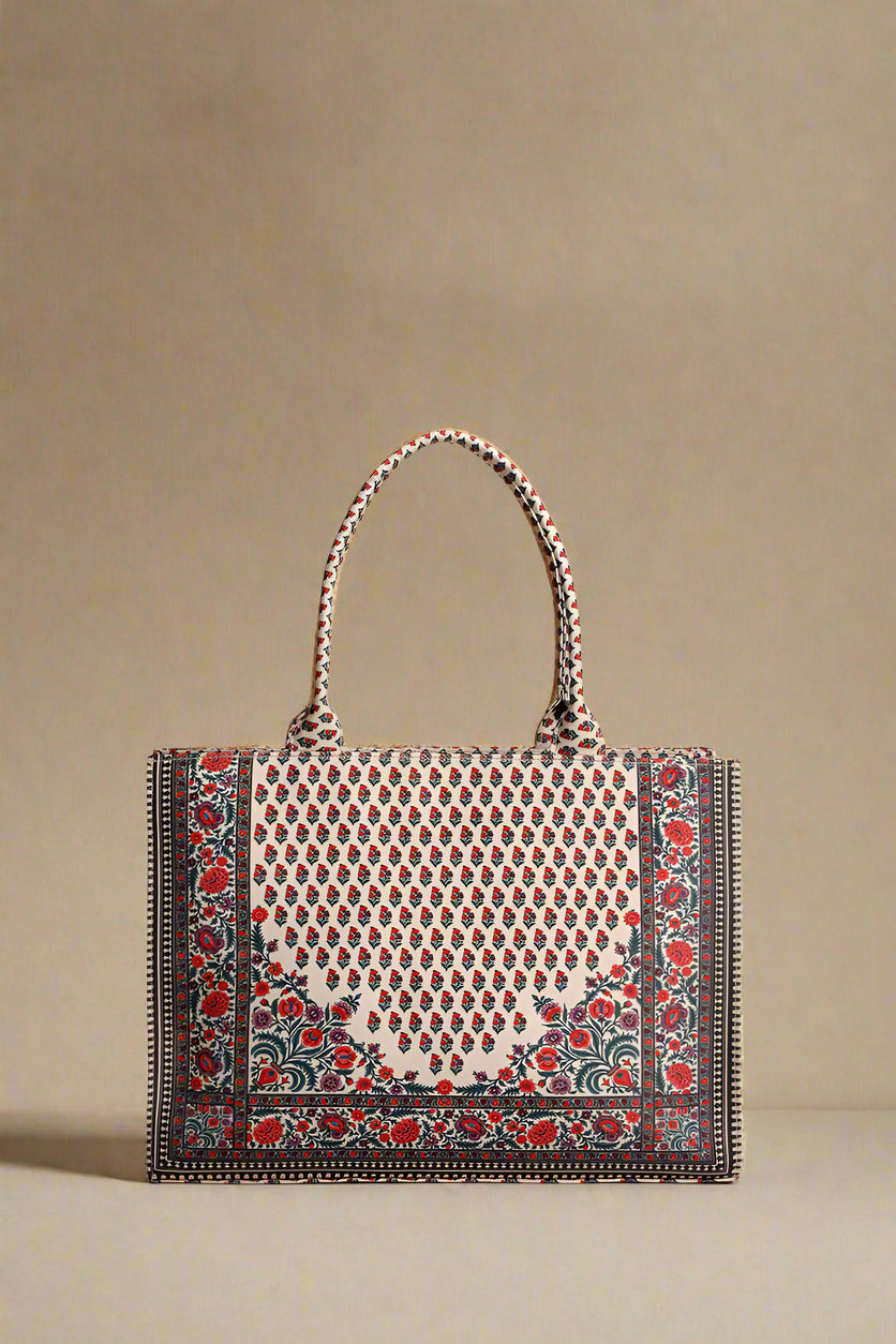 Stylish everyday canvas bag