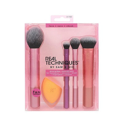 REAL TECHNIQUES - EVERYDAY ESSENTIALS BRUSHES AND SPONGE SET