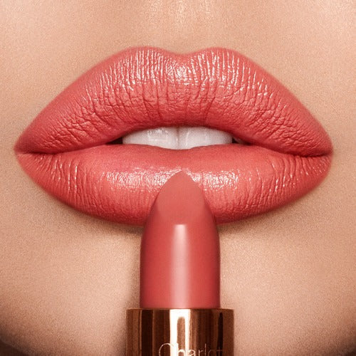 CHARLOTTE TILBURY - K.I.S.S.I.N.G Lipstick - Coral Kiss